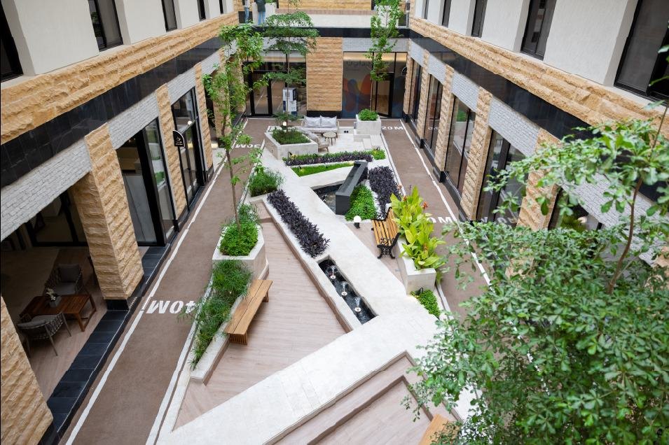 Planted courtyard walkway